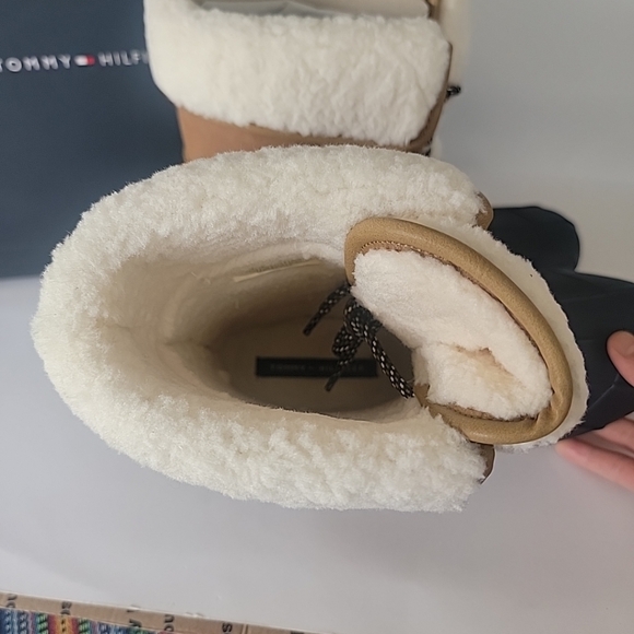 Tommy Hilfiger Rusteen boot Rain-snow Color Dark Natural size 8 New With Box - Picture 7 of 13